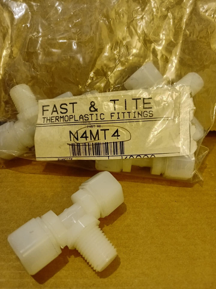 Parker N4MT4 1/4" Tubing X 1/4" Tubing X 1/4 MPT 3-Way Tee Fitting New Old Stock - Image 1 of 1