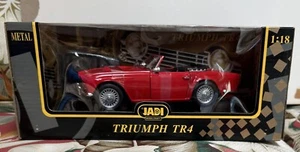 Maßstab 1:18, Jadi Modelcraft Triumph TR4 rot mit Top MIB nie geöffnet - Bild 1 von 10