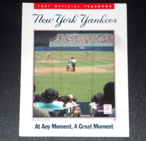 NEW YORK YANKEES *** 1991 Official Yearbook *** At Any Moment , A Great Moment - Picture 1 of 2