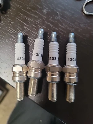 Paquete de 4 bujías Autolite 4303 10 mm moto moto ATV SIN CAJA Foto 1 de 3