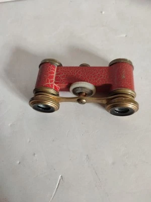 PETITE JUMELLE DE THEATRE  A MOLETTE ROUGE ET LAITON  VINTAGE ESSEL A IDENTIFIER - Photo 1/4