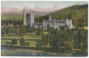 Schloss Balmoral vom Fluss - Bild 1 von 1