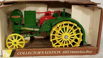 Ertl John Deere R Waterloo Boy 1/16 diecast tractor agrícola réplica coleccionable  Foto 1 de 4