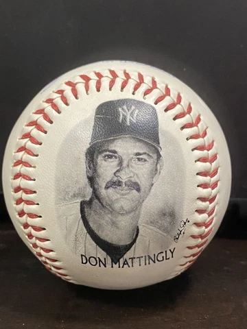 Yankees Don Mattingly 1996 Burger King Fotoball Ball Souvenir baseball Cover