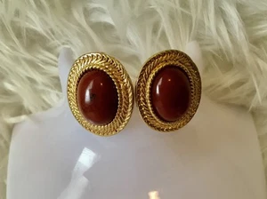 Vintage Monet Faux Bernstein Cabochon goldfarben Clip auf Ohrring - Bild 1 von 11