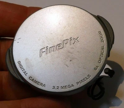 32mm Front Lens Cap with keeper string for Fuji Finepix 3800 3.2 Megapixel Digit - Image 1 of 4