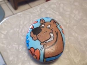 Hand Painted Scooby Doo Rock / Paperweight - Picture 1 of 6