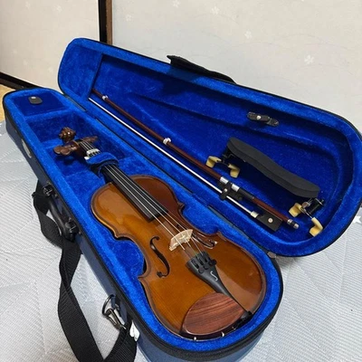 Stentor Student 1/4 Violin with Bow and Shoulder Rest Good Condition - Image 1 of 4