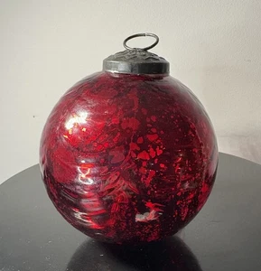 Adorno estilo bola de vidrio mercurio rojo 4 pulgadas de diámetro efecto drapeado inusual - Imagen 1 de 13