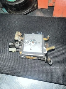 Carburatore ORIGINALE WALBRO per motosega JONSERED 2165 HUSQVARNA 365 - Foto 1 di 4