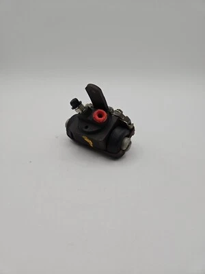 BENTLEY & ROLLS ROYCE WHEEL CYLINDER REAR LH (UG2748) - Image 1 of 4