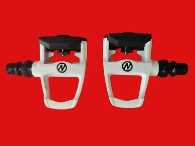 Pedales Nashbar Stelvio Road blancos con tacos compatibles Look Delta (nuevos en caja) Foto 1 de 4