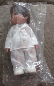 MUESTRA VENDEDOR 12 Pulgadas Preciosos Momentos Comunión Niño Muñeca 4533 Cabello Morena - Imagen 1 de 10