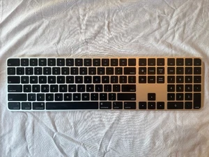 Apple Magic Keyboard with Touch ID and Numeric Keypad A2520 - BLACK - Picture 1 of 2