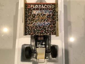 KYLE LARSON HANDSIGNIERT 2024 FINLEY FARMS 3X CHAMP SPRINT AUTO DIECAST & KARTE - Bild 1 von 15