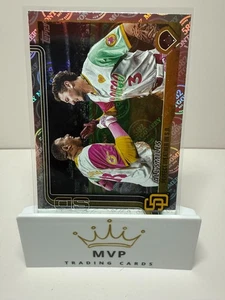 2025 Topps 582 Montgomery Club All Smiles #143 Manny Machado / Jackson Merrill - Bild 1 von 3