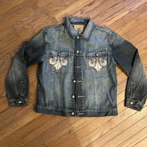 Rare AFFLICTION Men’s Jean Denim Embroidered Jacket  Live fast Size Large NEW - Picture 1 of 13
