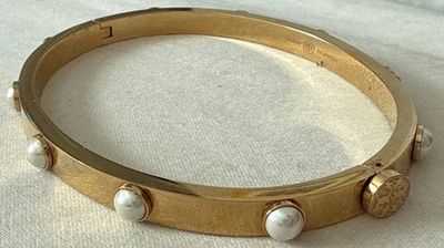 TORY BURCH BRITTEN PEARL HINGED CUFF 18k GOLD PLATED BRACELET 155391 - Image 1 of 4