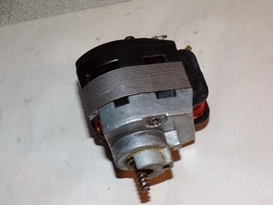 Vintage Original Lionel motor for 2338 GP7 & other GP7 GP9 works fine - Picture 1 of 3