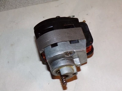 Vintage Original Lionel motor for 2338 GP7 & other GP7 GP9 works fine - Image 1 of 3