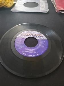 COMMODORES Lovin' You/Oh No MOTOWN M 1514F VG+ 45 RPM 1981 Disco 7" Funk - Picture 1 of 4