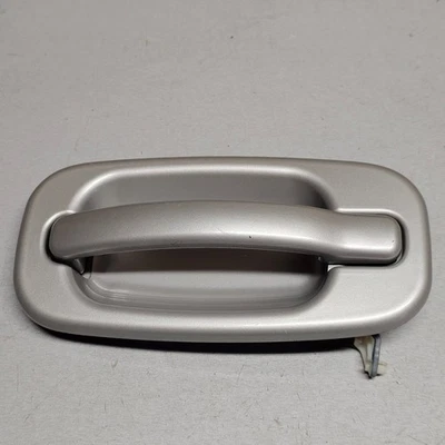 00-06 Chevrolet Suburban 1500 Right Front Door Handle (Silver)  15182405, - Image 1 of 4