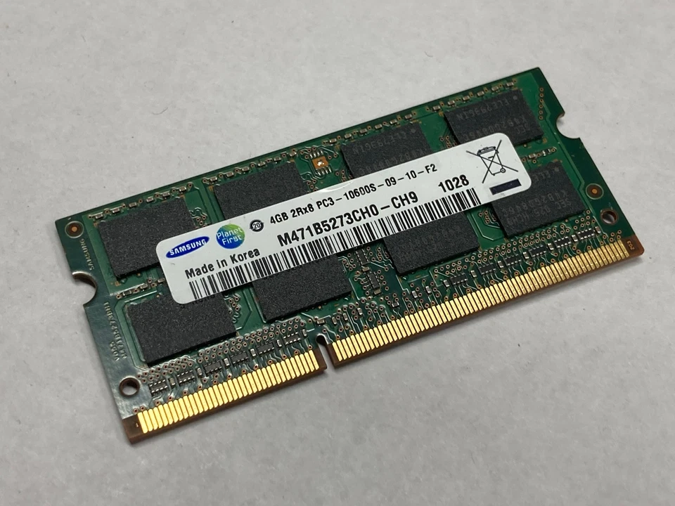 Samsung memoria notebook SO-DIMM 4GB 2Rx8 PC3-10600 M471B5273CH0-CH9 - Immagine 1 di 1