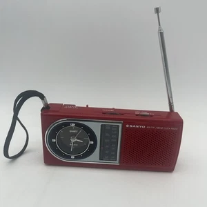 Vintage roter Sanyo RPM-C5 AM/FM Radiowecker - getestet funktioniert - sehr gut - Bild 1 von 10
