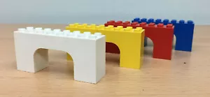 LEGO® Bogenstein #4743 2x8x3 in rot - weiß - gelb - blau Arkaden - Bild 1 von 23