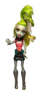Figura Monster High Dol Fire Girl con traje y botas Freaky Lagoona l - Imagen 1 de 18