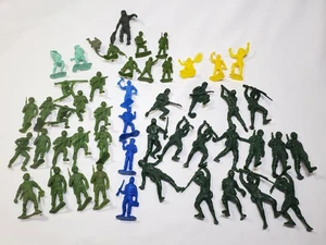 Lote de 48 soldados de juguete de plástico sin marca - Imagen 1 de 1