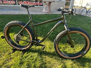 Salsa Mukluk XL Black Unridden NEW Aluminum 26" Fat Bike - Picture 1 of 8