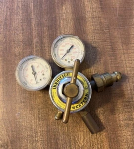 Vintage Western Innovator Gas Regulator Model RS450 Made USA Dual Gauge - Picture 1 of 3