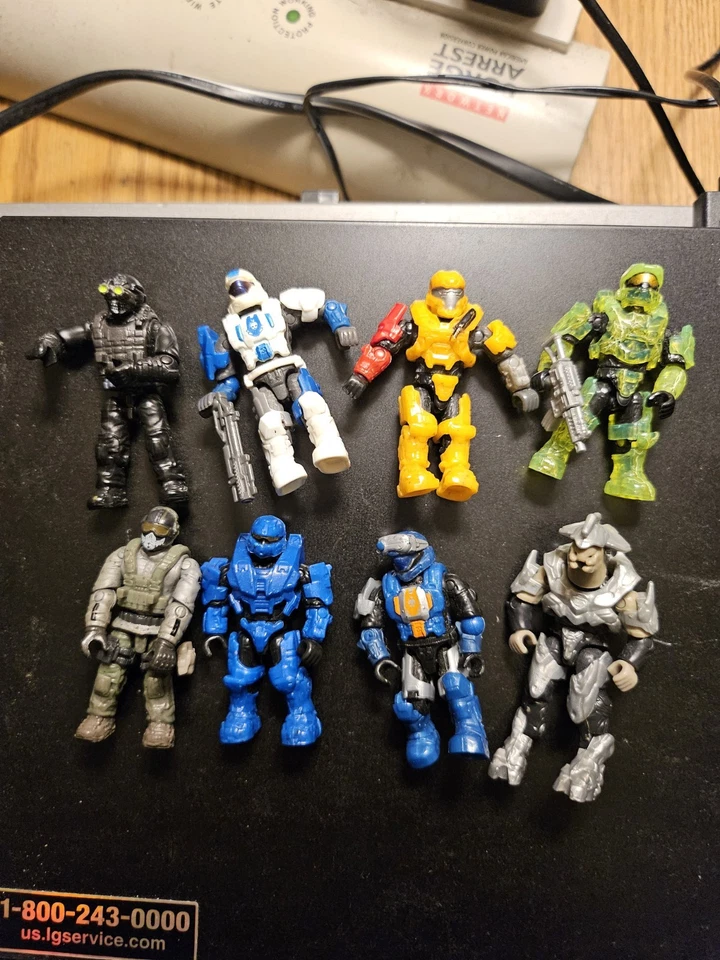 HALO HEROES 11 MEGA  GREEN MASTER CHIEF  JOHN-117 MINI FIGURE Lot  - Image 1 of 3