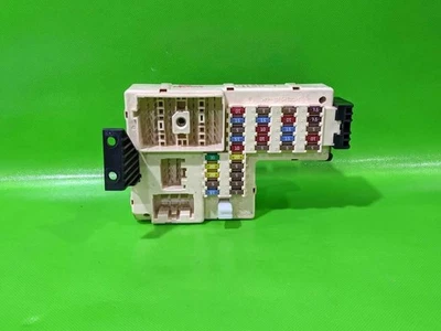 02-10 CAJA RELÉ FUSIBLES INTERIOR MONTAÑERO OEM 4130-7 Foto 1 de 2