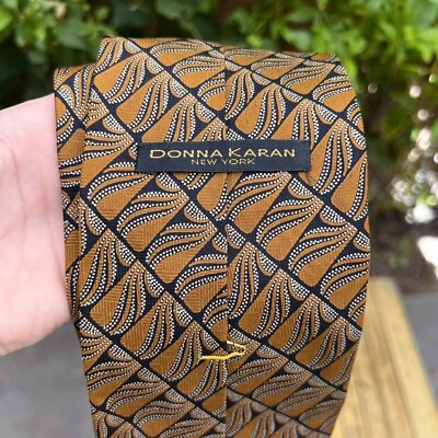 Corbata corta Donna Karan de seda de diseñador para hombre clásica corbata negra dorada única Foto 1 de 2