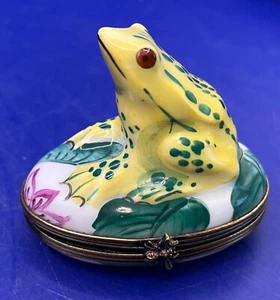 Vintage Peint Main Trinket Box - Frog On Lily Pads - Picture 1 of 7