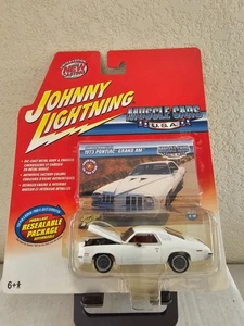 Johnny Lightning Muscle Cars USA 1973 Pontiac Grand Am F54 - Picture 1 of 1