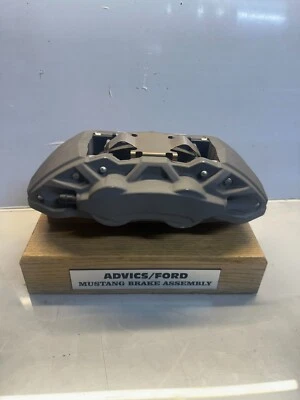 Ford Mustang GT 2015-2023 FR3C-2011-BG freno delantero izquierdo y pinza, NUEVO Foto 1 de 4
