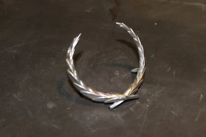 75 76 Cadillac Deville Fleetwood Hood Ornament Wreath Emblem - Picture 1 of 1