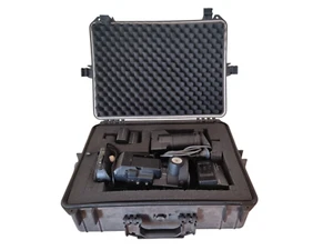 Sony NEX-FS700R 2K/4K RAW Super 35mm NXCAM Camcorder body + Hard Case - Picture 1 of 7