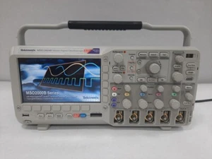 Osciloscopio de señal mixta Tektronix MSO2024B 200 MHz 4 canales 1GS/s - Imagen 1 de 4