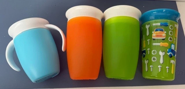 Lote de 4 tazas munchkin taza para sorber taza de entrenamiento naranja azul verde FS! Foto 1 de 4