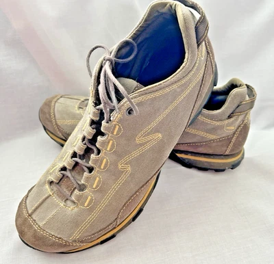 LL Bean Mens Size 10 M Brown Hiking Shoes Outdoor Trail Low Top Brown - Image 1 of 4