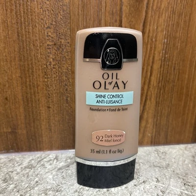 OIL OF OLAY SHINE CONTROL liquid FOUNDATION 92 DARK HONEY New - Image 1 of 4
