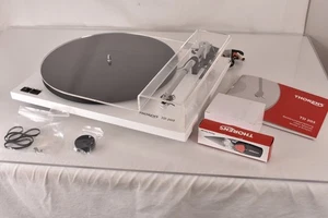 Tocadiscos Thorens TD 203 transmisión por correa con cartucho TAS257 -blanco brillante- - Imagen 1 de 15
