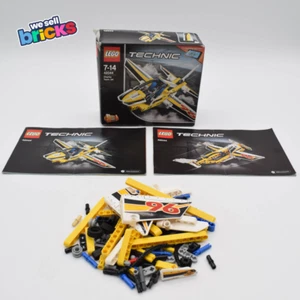 LEGO® Technic - Aeropuerto - Display Team Jet - 42044 - Imagen 1 de 9