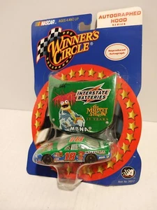 2002 NASCAR Winner's Circle Autographed Hood Series - Bobby Labonte #18 Muppets - Picture 1 of 3