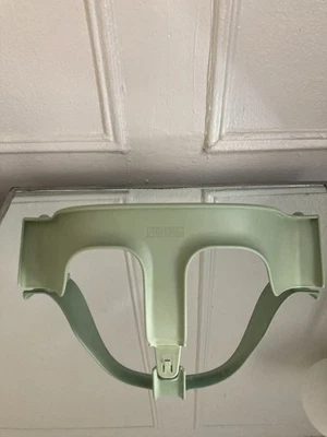 Pieza de repuesto delantera de riel verde Stokke Tripp Trapp V3 para trona Stokke Foto 1 de 4
