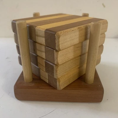 "Juego de 4 posavasos de madera con soporte hechos a mano 3-1:4"" X 3-1/4""" Foto 1 de 4